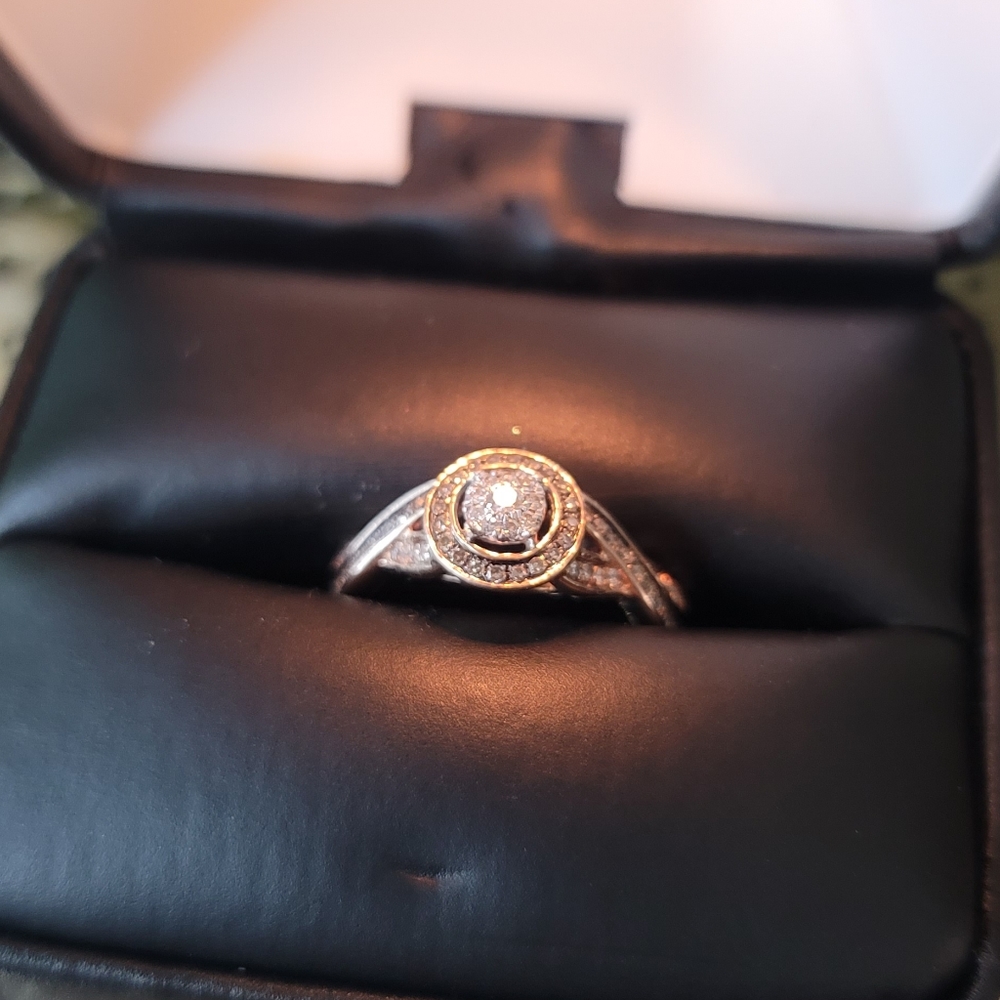 Rose Gold Champagne and Diamond Band, Size 7. - Picture 2 of 6